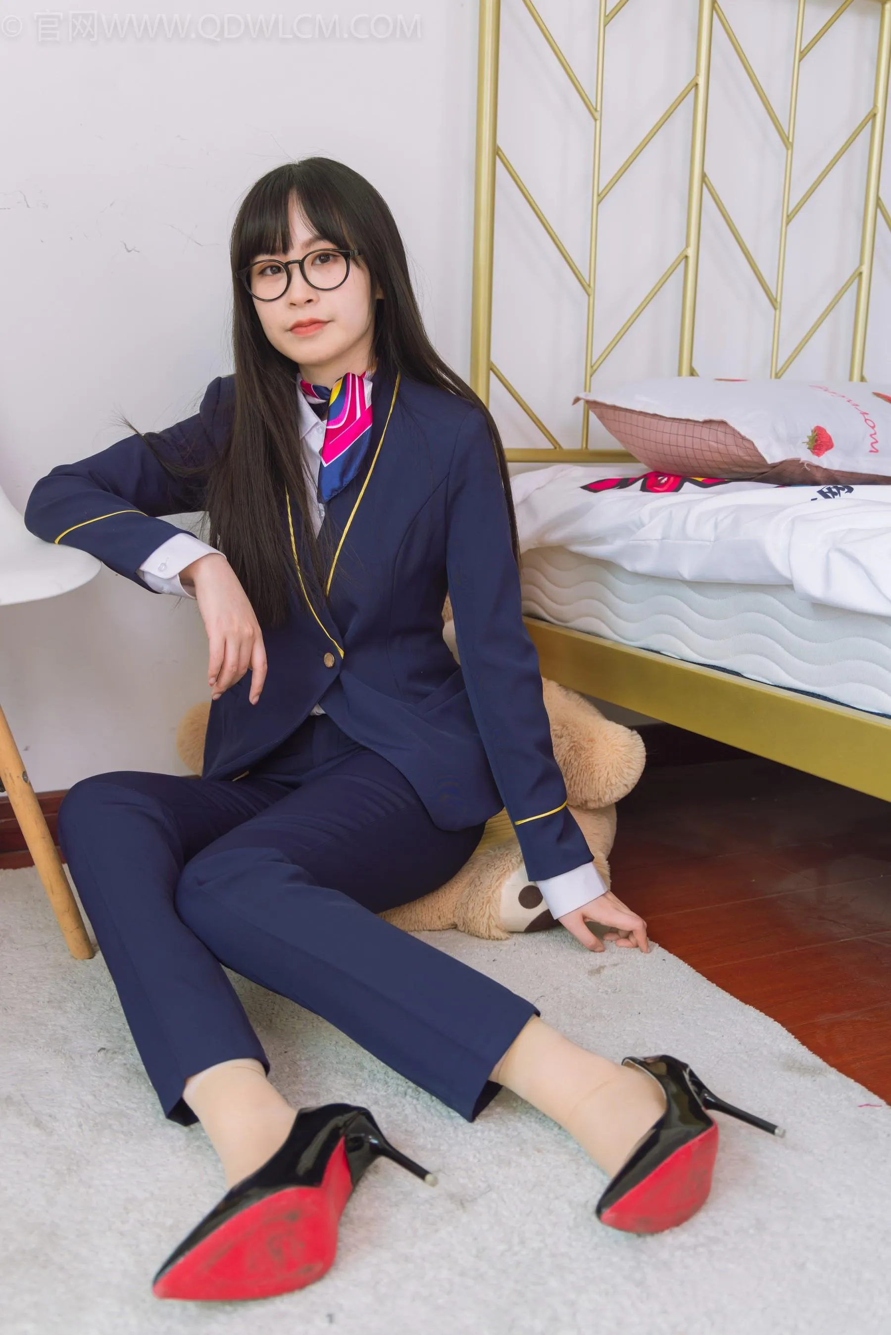 物恋传媒 NO.1500 兮兮-银行小秘书 [151P]插图7
